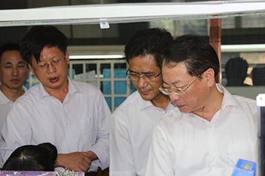 福建省紀委副書記、監(jiān)察廳廳長陳善光一行視察虹潤公司