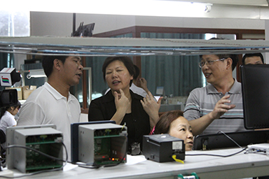 福建省紀律檢查委員會常委游美萍一行視察虹潤公司