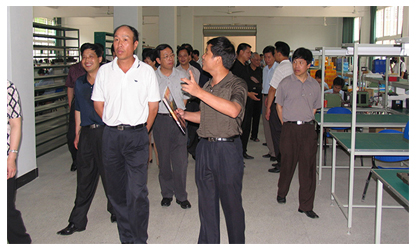福建省委常委、政法委書記徐謙一行視察虹潤公司
